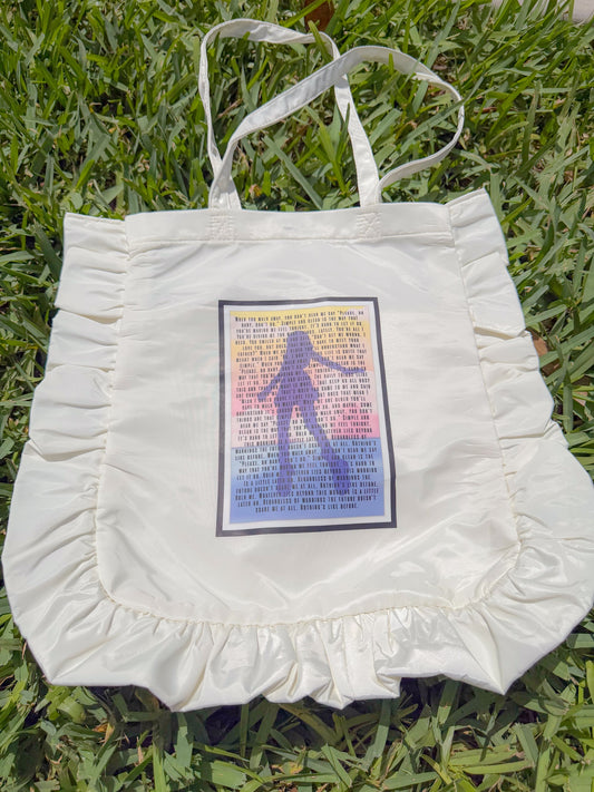 Simple & Clean Ruffle Tote