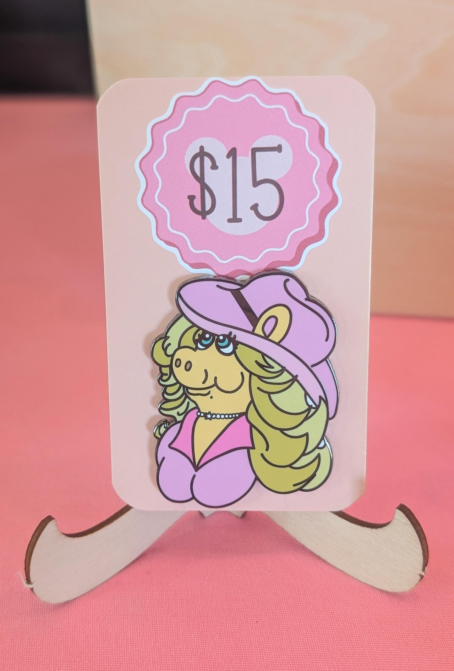 Miss Piggy Parton Pin